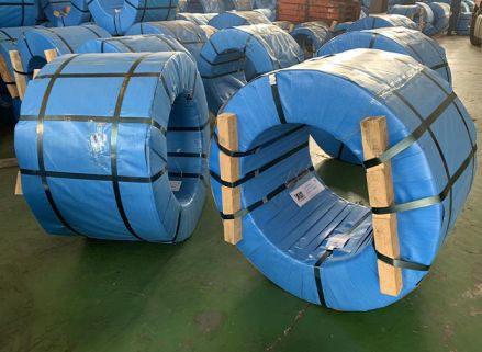 Jacks, Oil Pumps and Steel Strands Shipped in Containers to the Southeast Asian Market Jacks, Oil Pumps and Steel Strands Shipped in Containers to the Southeast Asian Market