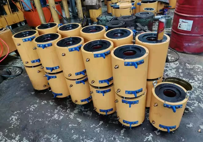 Hydraulic Stressing Jack